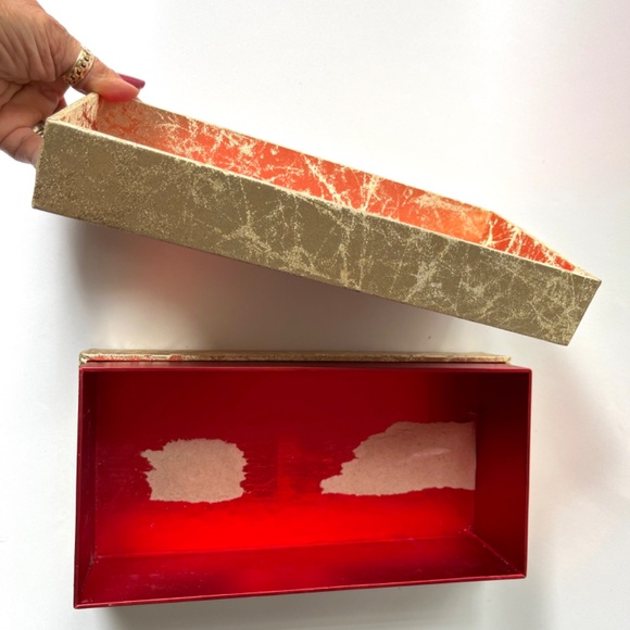 Large Japanese Gold Foil Red Satin Storage Box - Picture 3 of 7